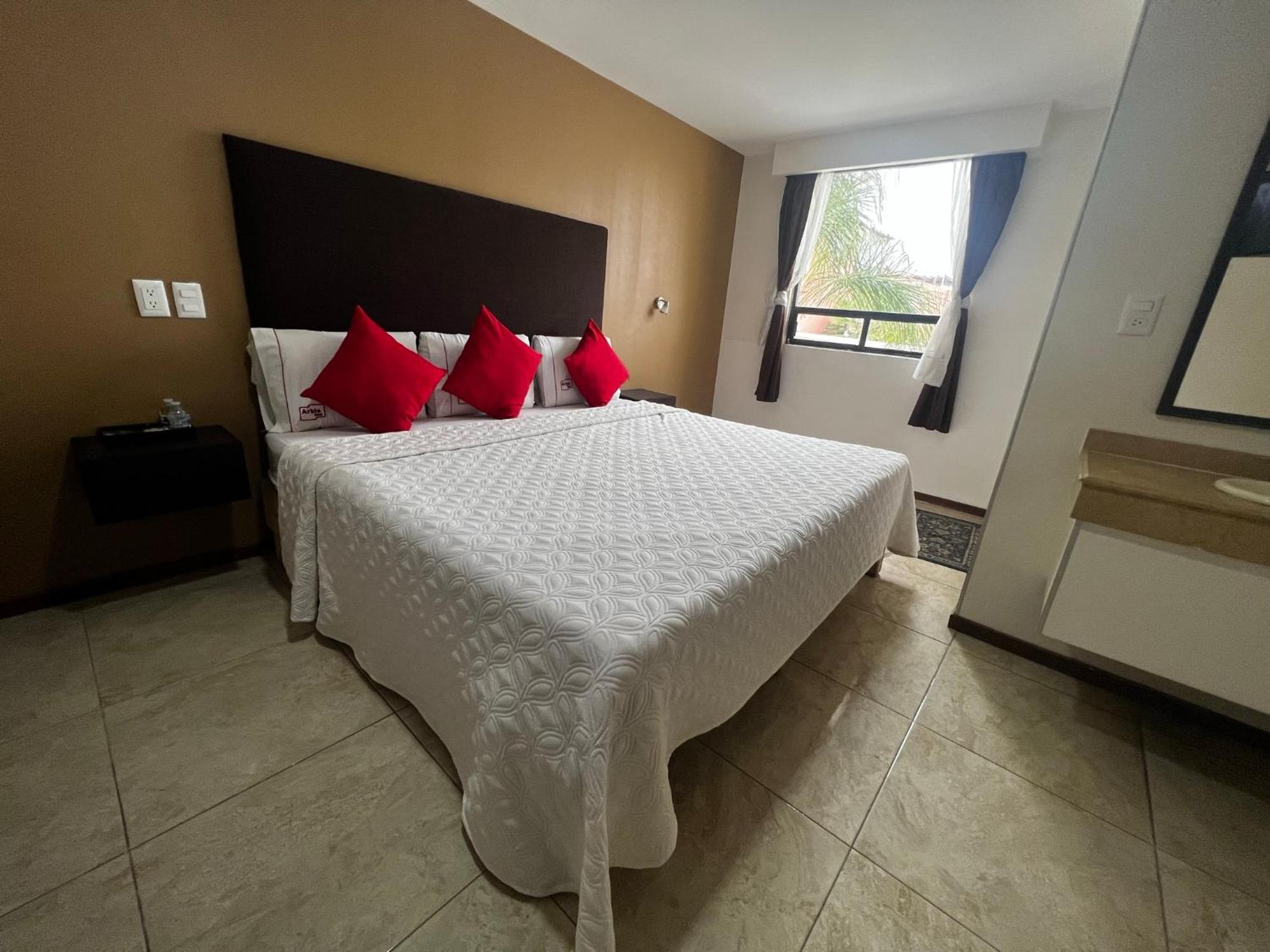Hotel Arbis Puebla de Zaragoza Esterno foto